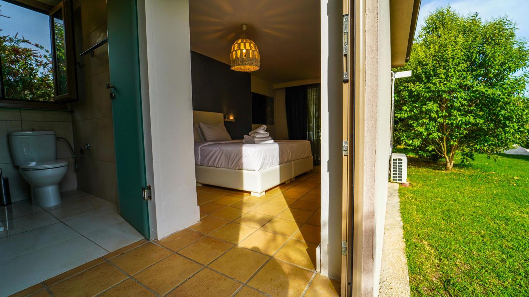 Cape North West Hotel Parga Bagian luar foto