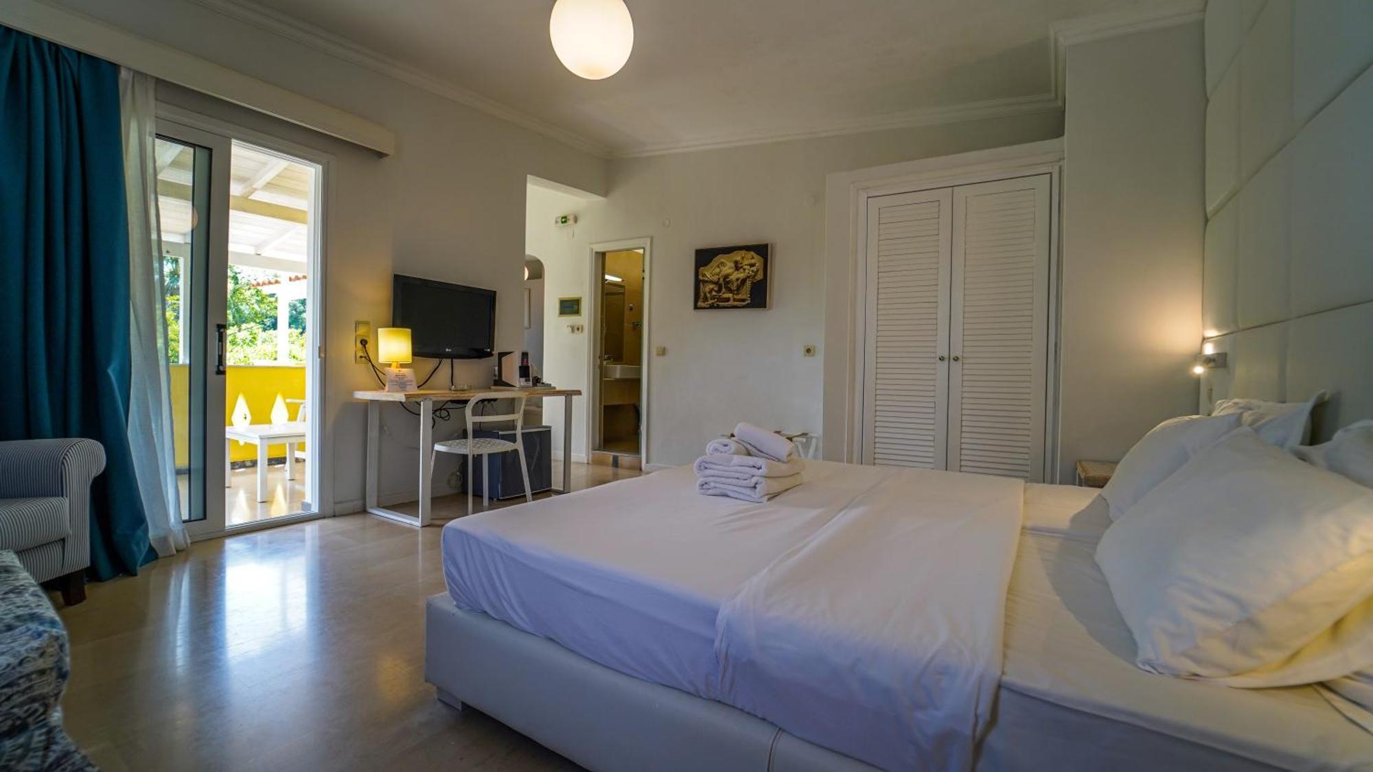Cape North West Hotel Parga Bagian luar foto